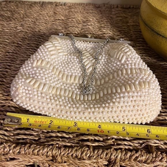 Vintage beaded mini bag with silver shoulder chain and clasp - Picture 5 of 7